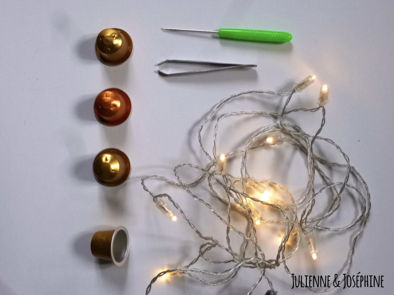 Tutoriels DIY pour fabriquer soi-même une décoration pour Noël facile et économique, à base de matériaux récupérés.Crée ta propre déco de Noël récup.